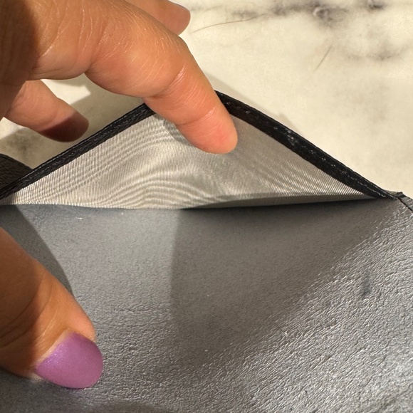 Senreve Passport Holder in Black Pebbled Italian Leather – Made in Italy - Picture 6 of 7